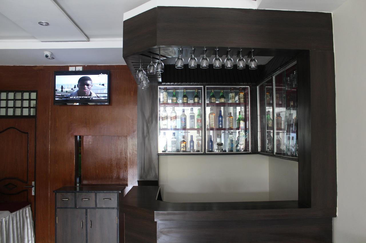 Hotel Point Pokhara Buitenkant foto