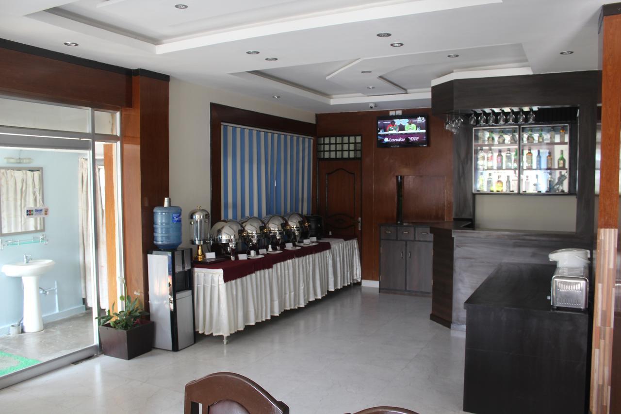 Hotel Point Pokhara Buitenkant foto
