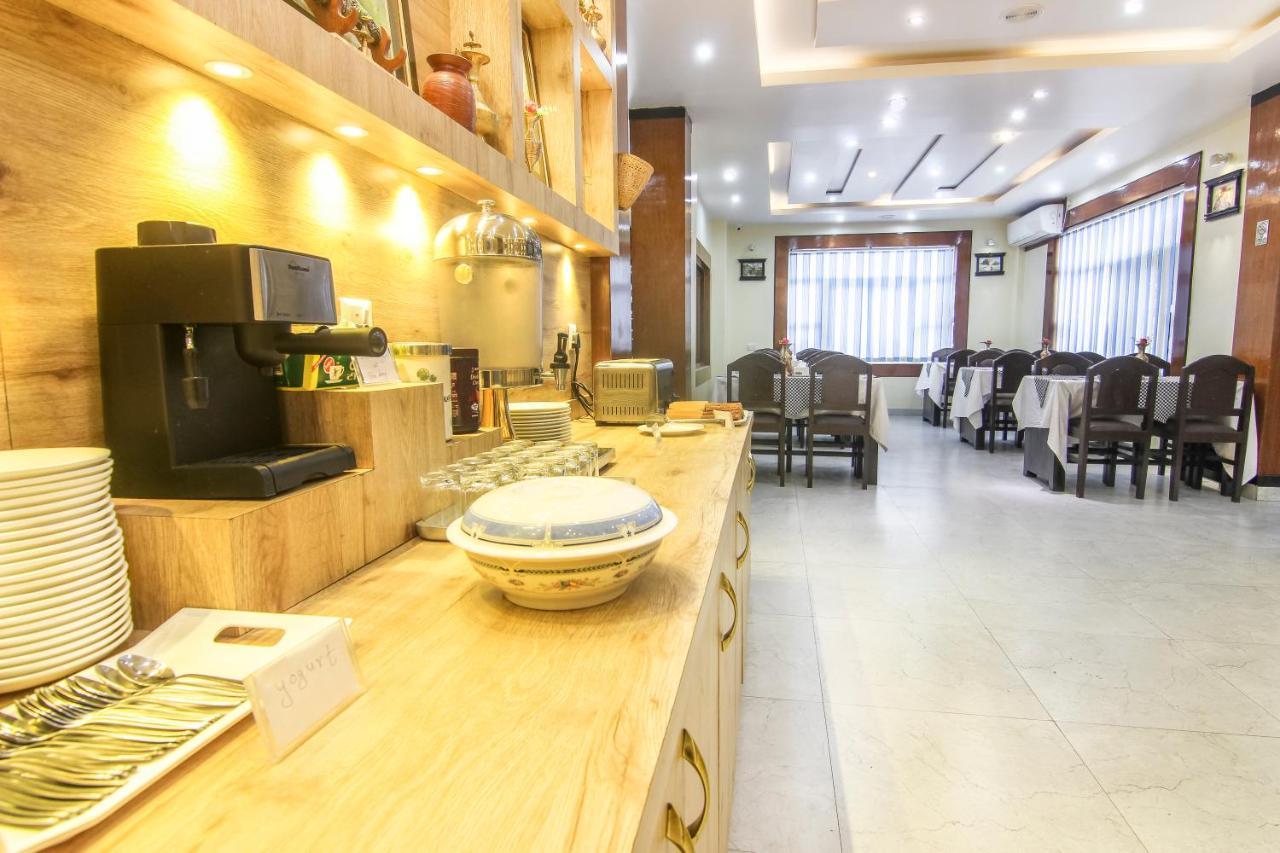 Hotel Point Pokhara Buitenkant foto
